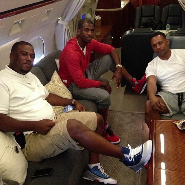 阿劳霍抵达巴萨总部即将续约 新合同2031年到期（阿劳霍现身巴萨总部敲定续约 新约至2031年）