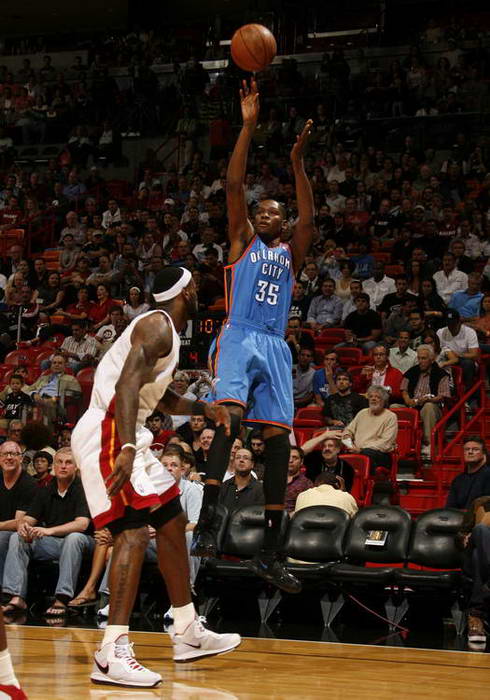 威少生涯命中数超越奥斯卡·罗伯特森，升至历史第20位（威少生涯总命中数超越奥斯卡·罗伯特森，历史排名第20）