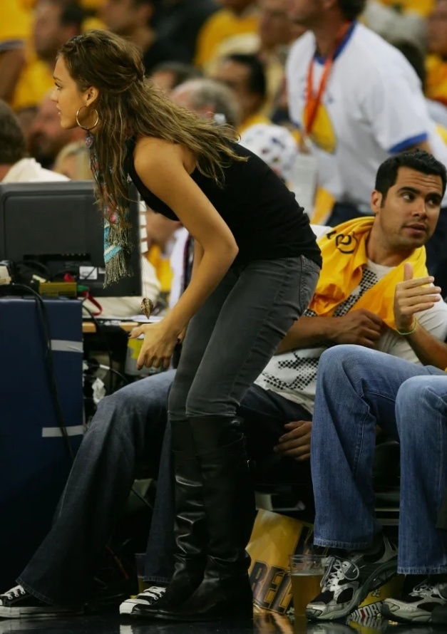 黑马加冕！苏超官方合作伙伴中国平安祝贺“苏超”泰州队夺...（荣耀登顶！苏超官方合作伙伴中国平安向泰州队夺冠致贺）