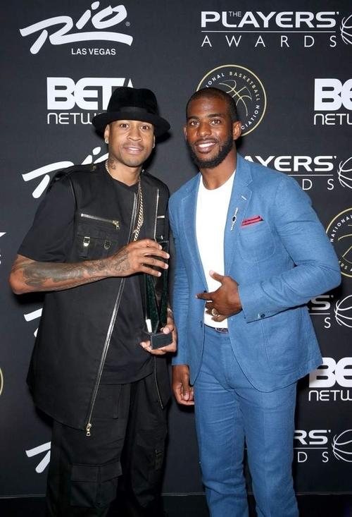 强势爆发！戈贝尔13中11轰24分14板（统治内线！戈贝尔13投11中砍下24分14篮板）