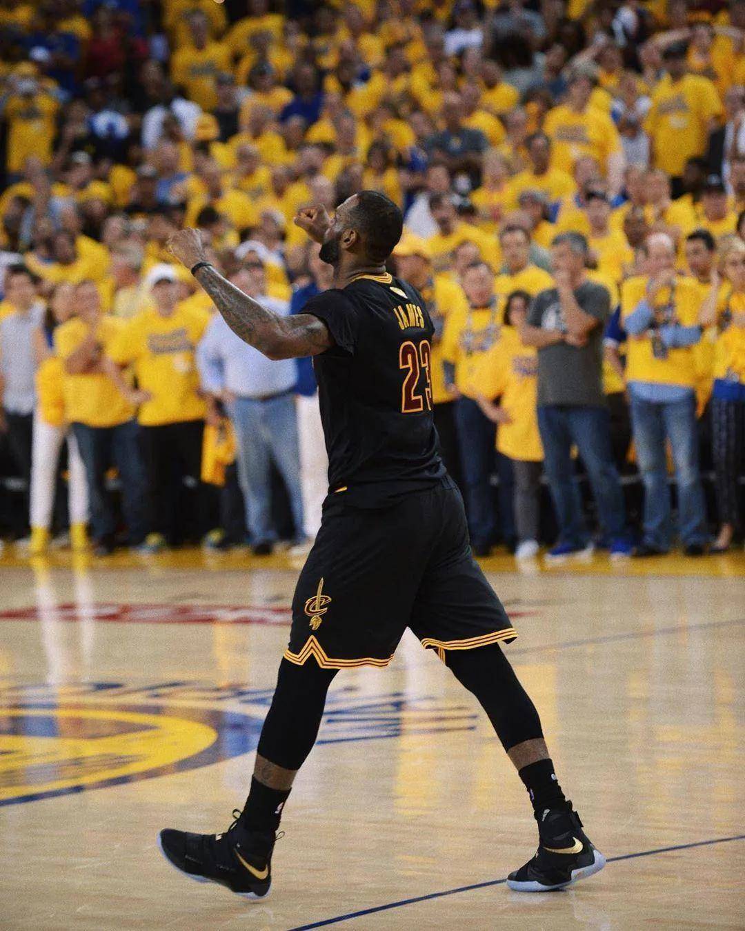 米体：弗拉霍维奇将在伦敦接受手术，目标是明年三月复出（米体：弗拉霍维奇赴伦敦接受手术，预计明年三月回归）