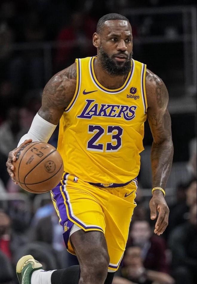 国脚连续两轮进球，状态火热（国脚连场进球，状态正佳）