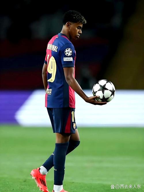 半场：巴萨1-1马竞，巴埃纳、拉菲尼亚破门，莱万点球踢飞（半场战报：巴萨1-1马竞，巴埃纳与拉菲尼亚相继破门，莱万点球失手）