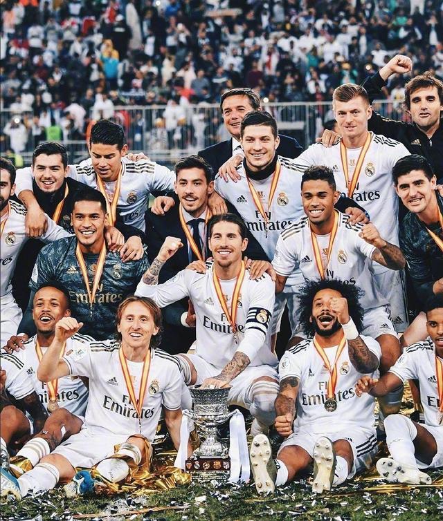 阿森纳领跑英超遭曼城紧追！主场战狼队成保分关键战（曼城紧咬不放，阿森纳为巩固榜首主场硬碰狼队）