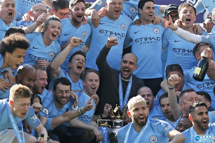 阿森纳主场遭维拉逆转，失去三分，表现不佳，球迷失望。（阿森纳主场被维拉翻盘，三分尽失，低迷表现令球迷沮丧）