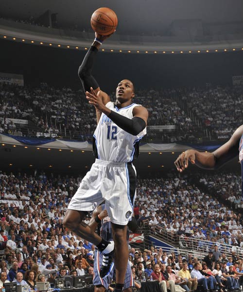 罗马诺：阿森纳对吉拉西的兴趣不实；曼联和巴萨和他有传闻（罗马诺辟谣：阿森纳无意吉拉西，曼联与巴萨仍与其传闻不断）