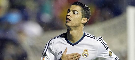 阿齐兹：太早丢球让局面困难，感谢远征球迷下雨还支持我们（阿齐兹：早失球使局势被动，感谢冒雨远征的球迷支持）