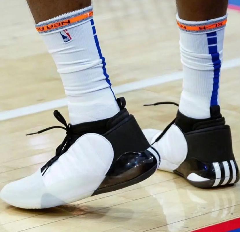 篮球篮网球队内部训练赛完成（篮网队内部训练赛圆满结束）