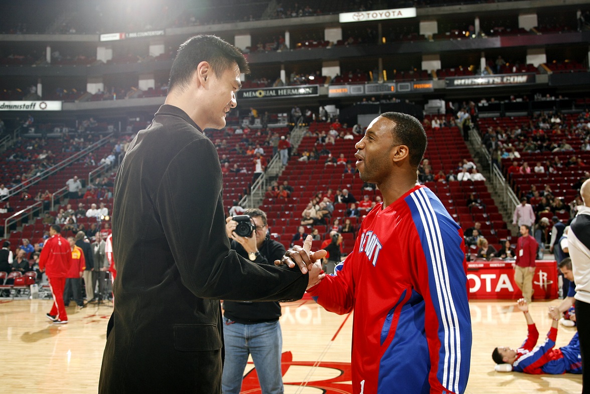 一家俱乐部，两支精英球队，亨利和珍·比蒂为您解读阿森纳的一切（同一徽章下的双雄，亨利与珍·比蒂全面解读阿森纳）