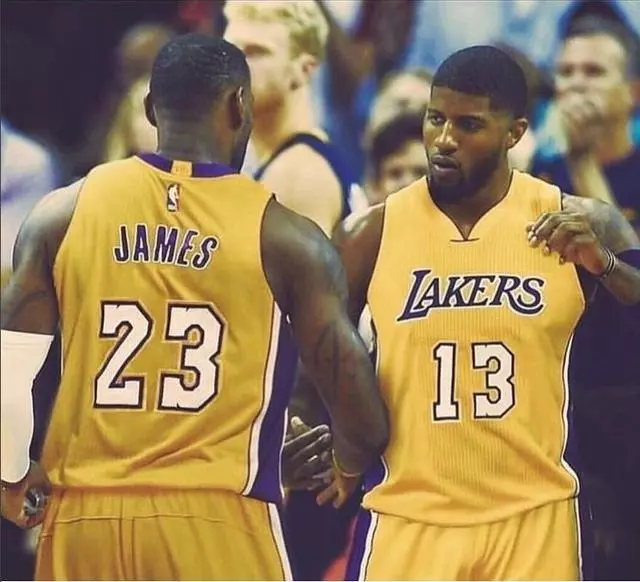 官方：斯坦科维奇从莫斯科斯巴达下课；事前曾用三种语言攻击记者（官宣：斯坦科维奇被莫斯科斯巴达解职；此前曾以三种语言与记者冲突）